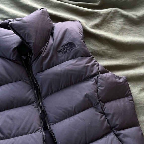 North face puffer vest - Picture 2 of 4